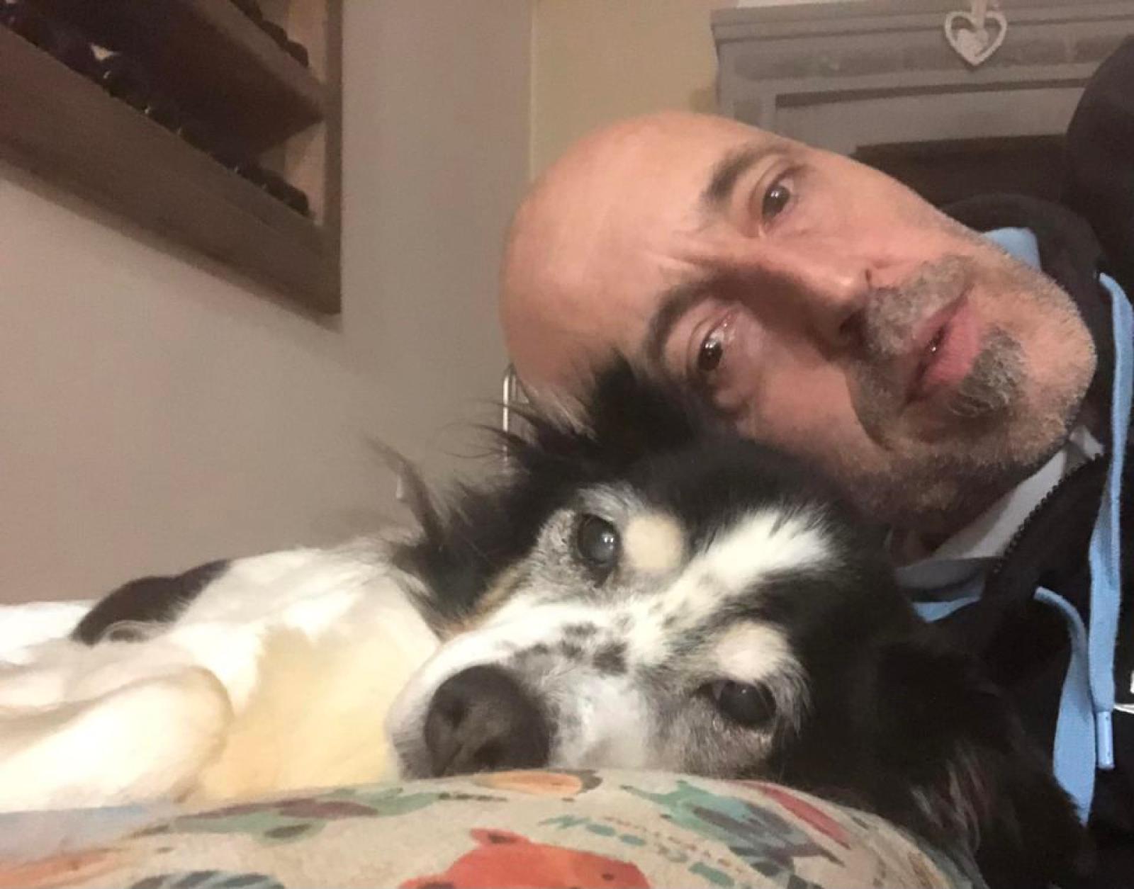 La sua cucciola sta male, l'allenatore rinuncia