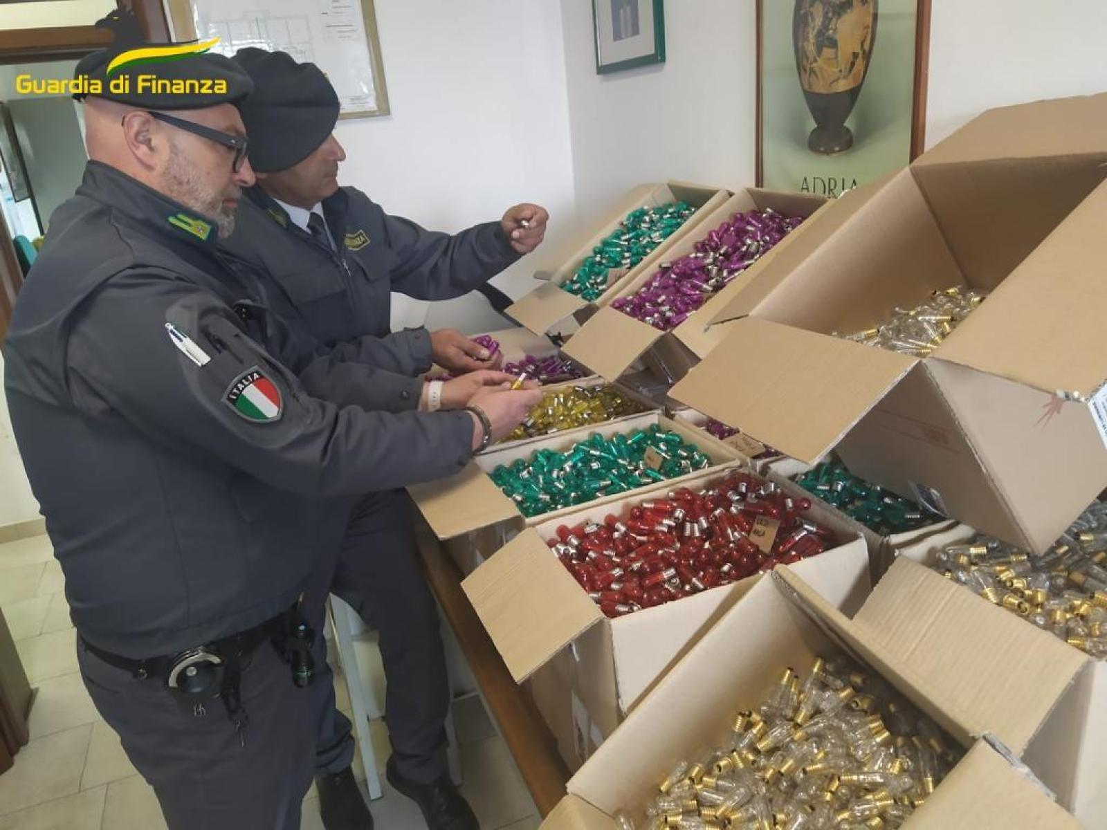 Mega sequestro di luminarie di Natale