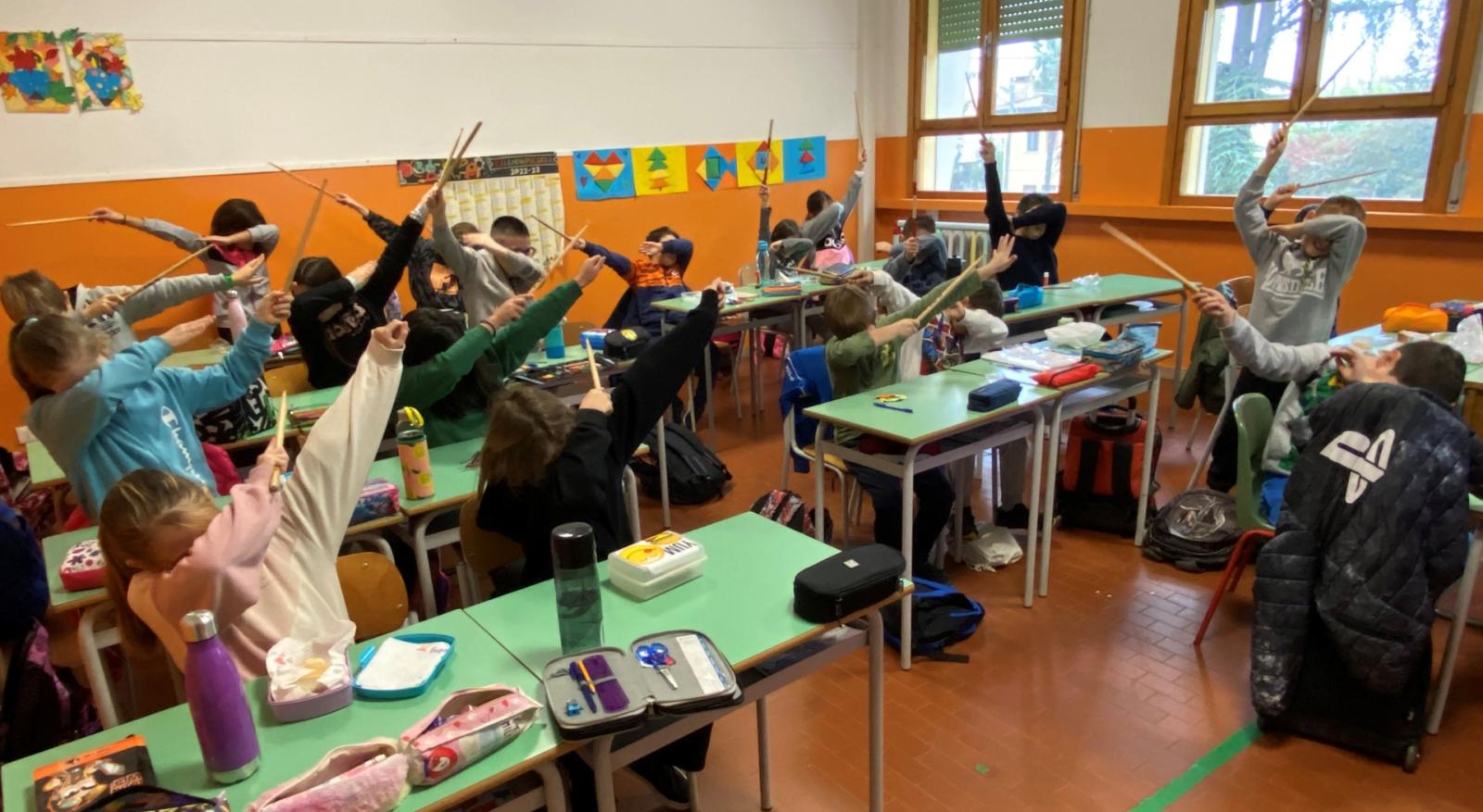 Musica maestro! A Pontecchio lezioni di batteria 