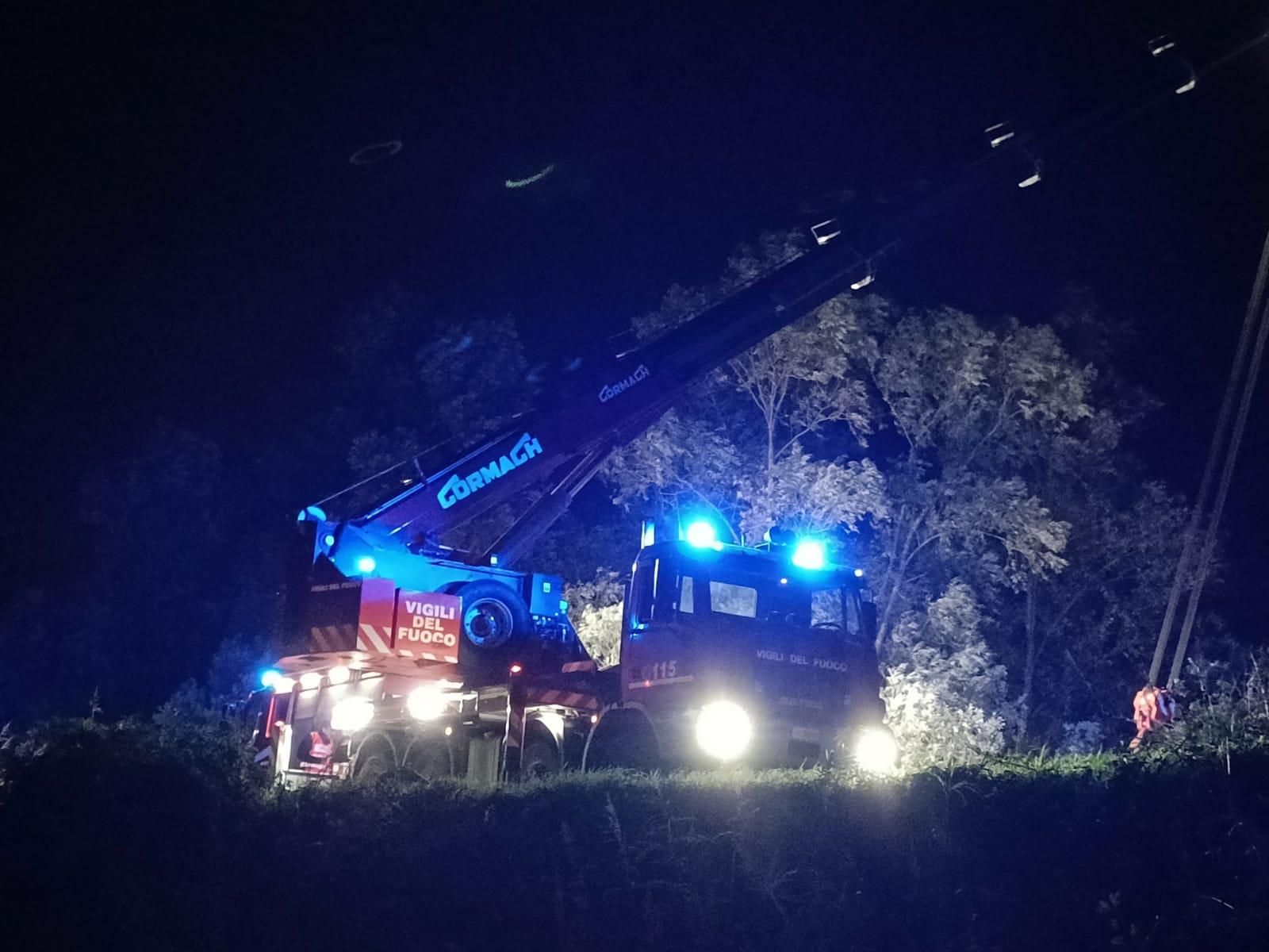 Furgone cade nell'Adige, morto un uomo di 40 anni