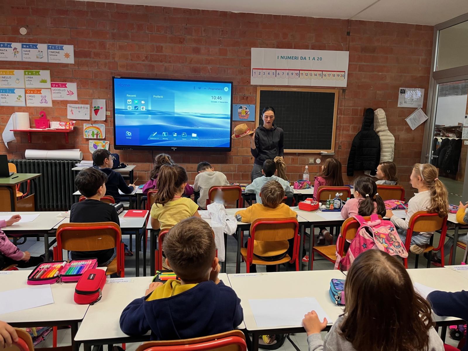 Un libro per amico alla scuola Miani 