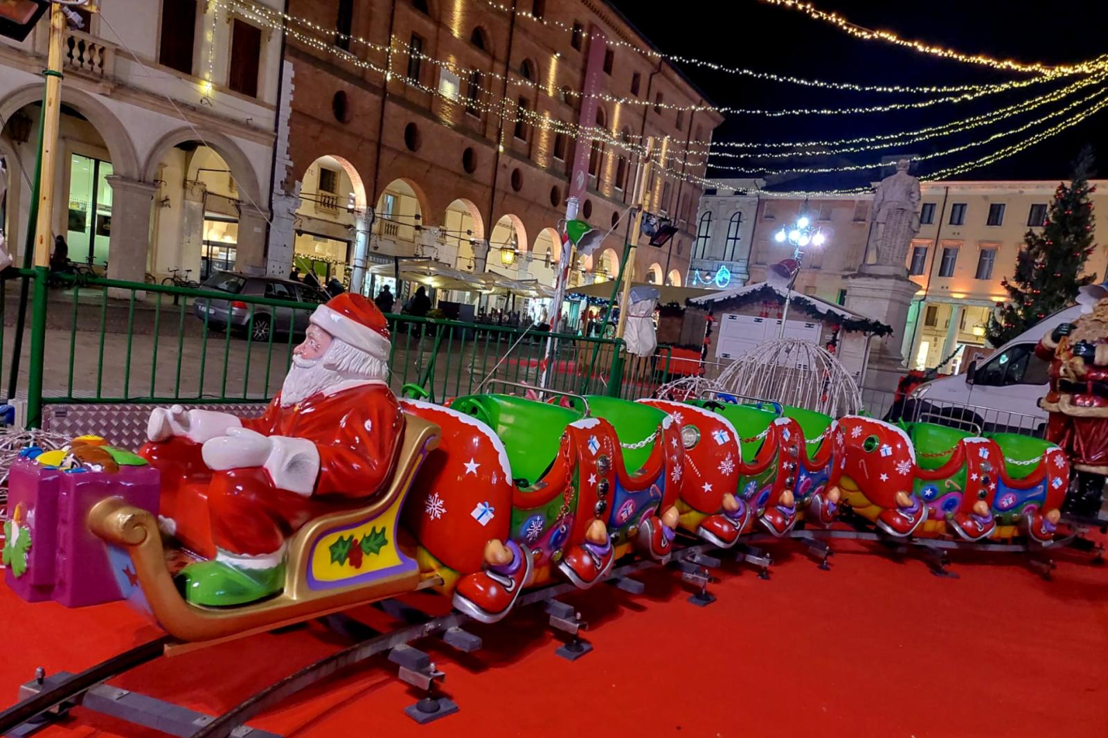 Alle 18, s'accende il Natale