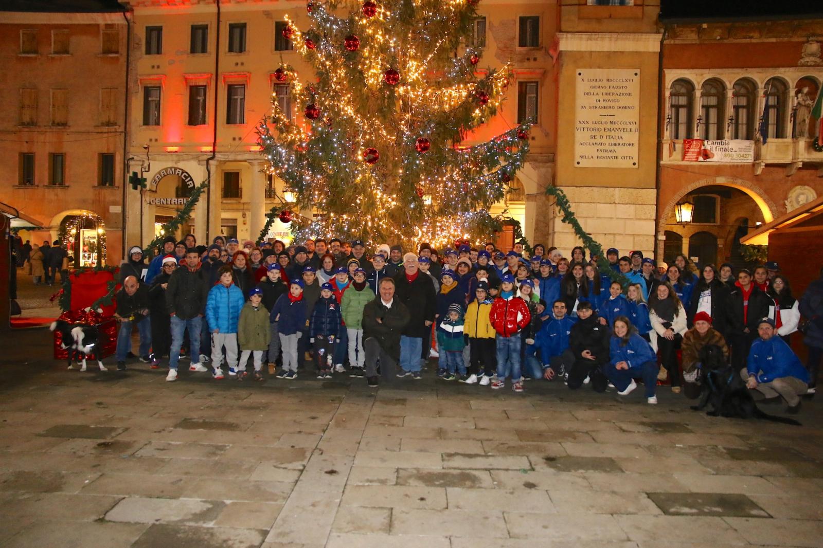 Gli auguri rossobl&ugrave; sul liston 