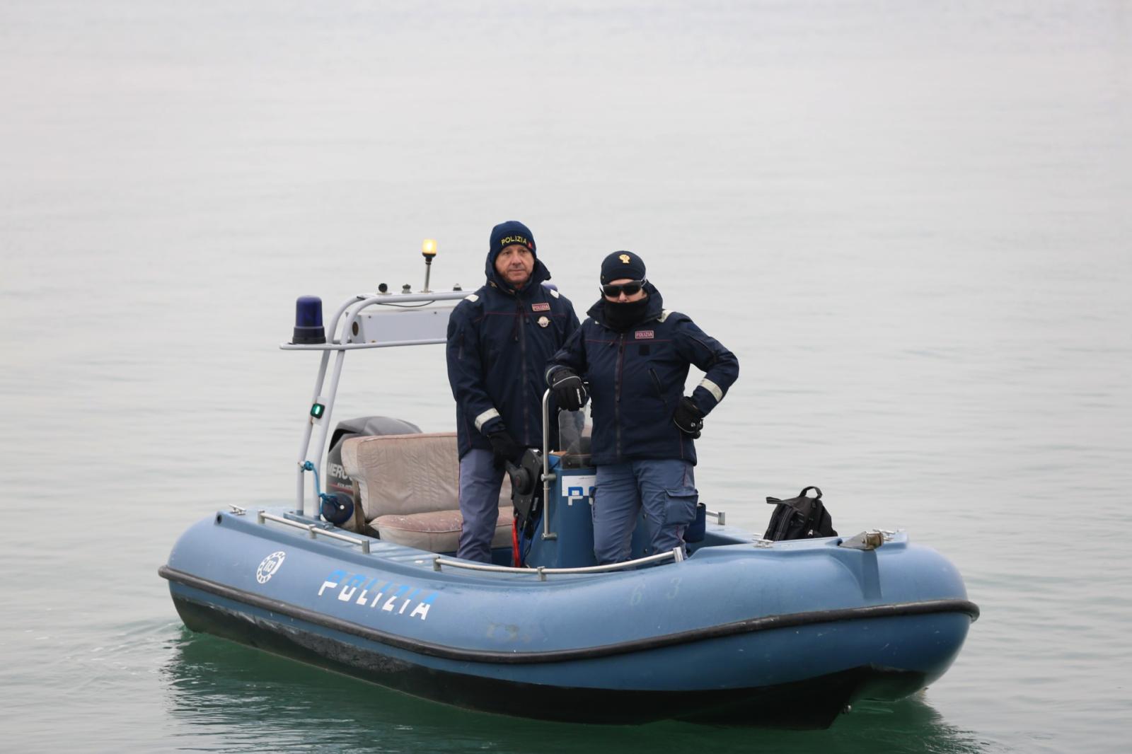 Imbarcazione insicura, denuncia e sequestro