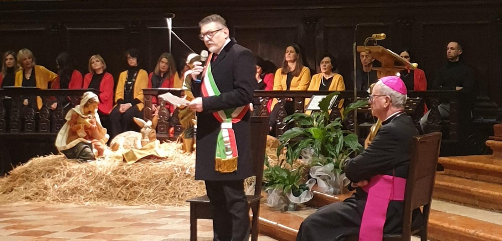 Sindaco e vescovo augurano Buon Natale ai "buoni"