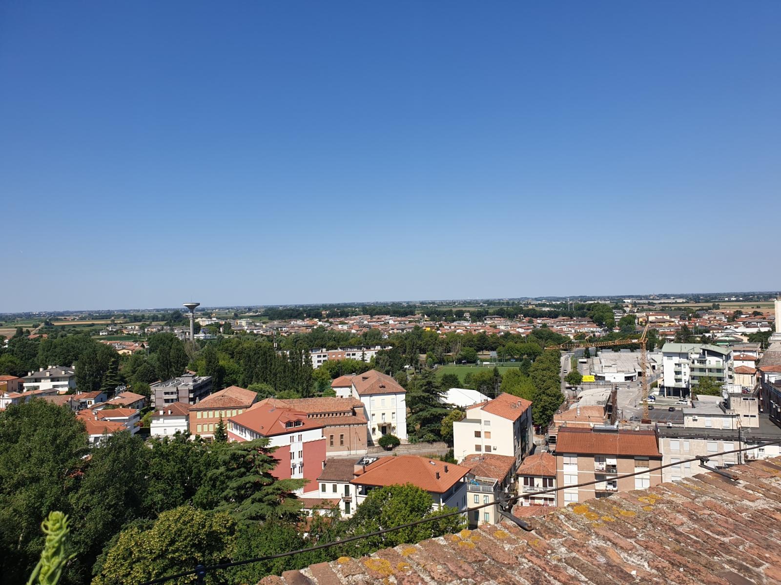 La citt&agrave; vista dalla Torre 