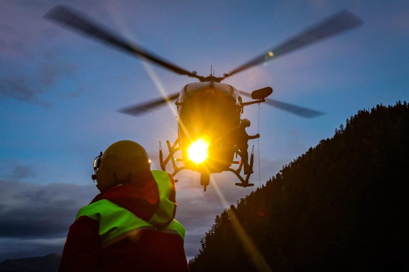 Elisoccorso salva due escursionisti cavarzerani