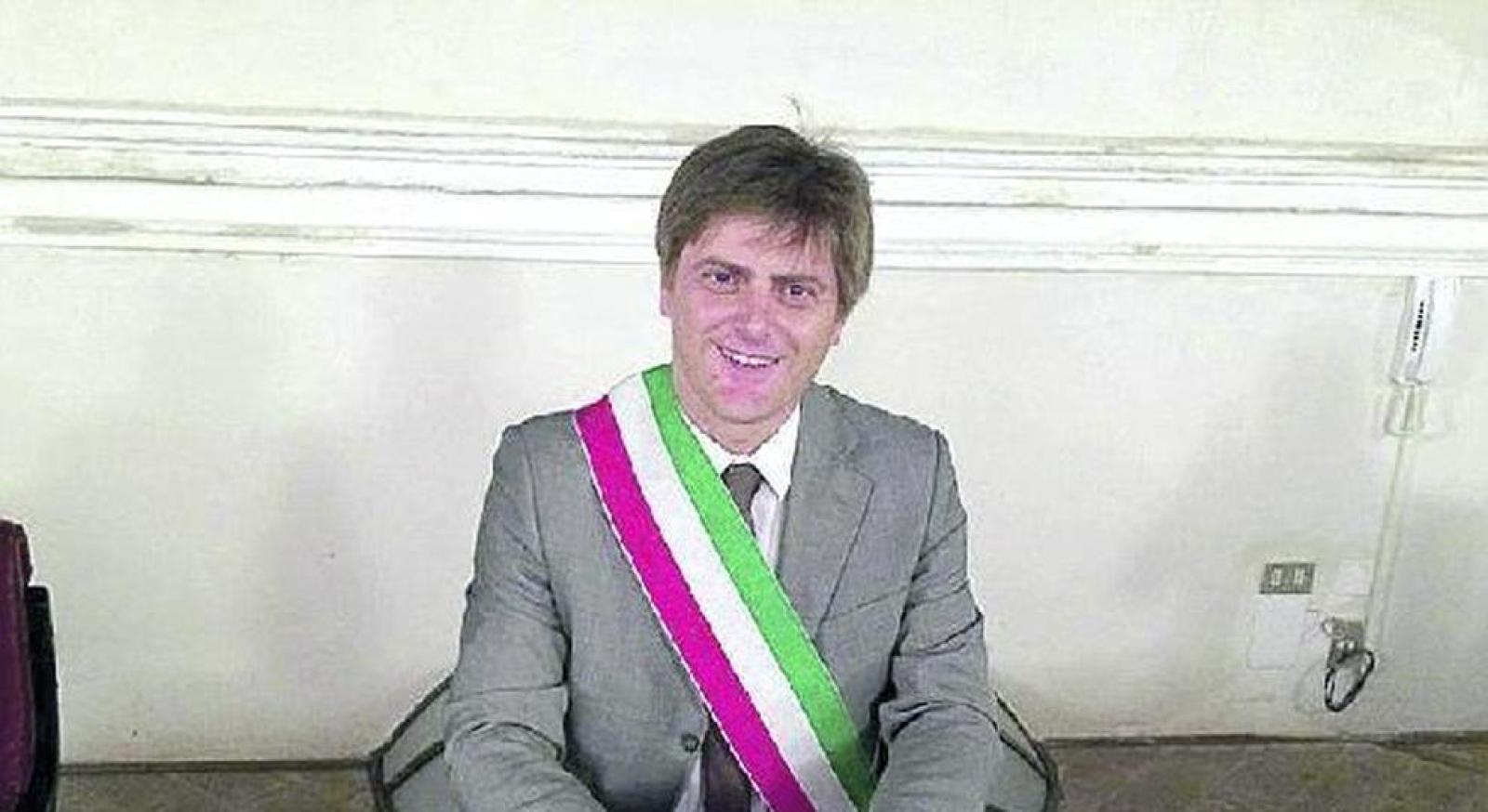 Dietrofront Desiati: niente dimissioni