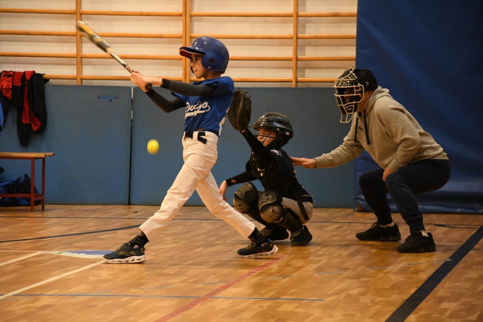 Winter League, doppio colpo