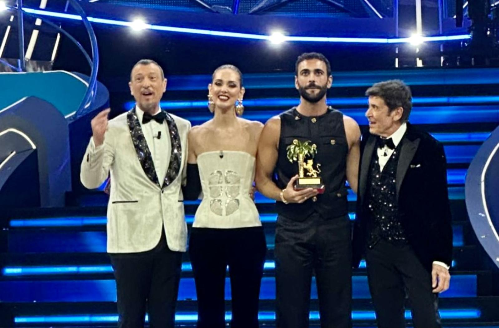 Mengoni e le sue "Due vite" trionfano a Sanremo