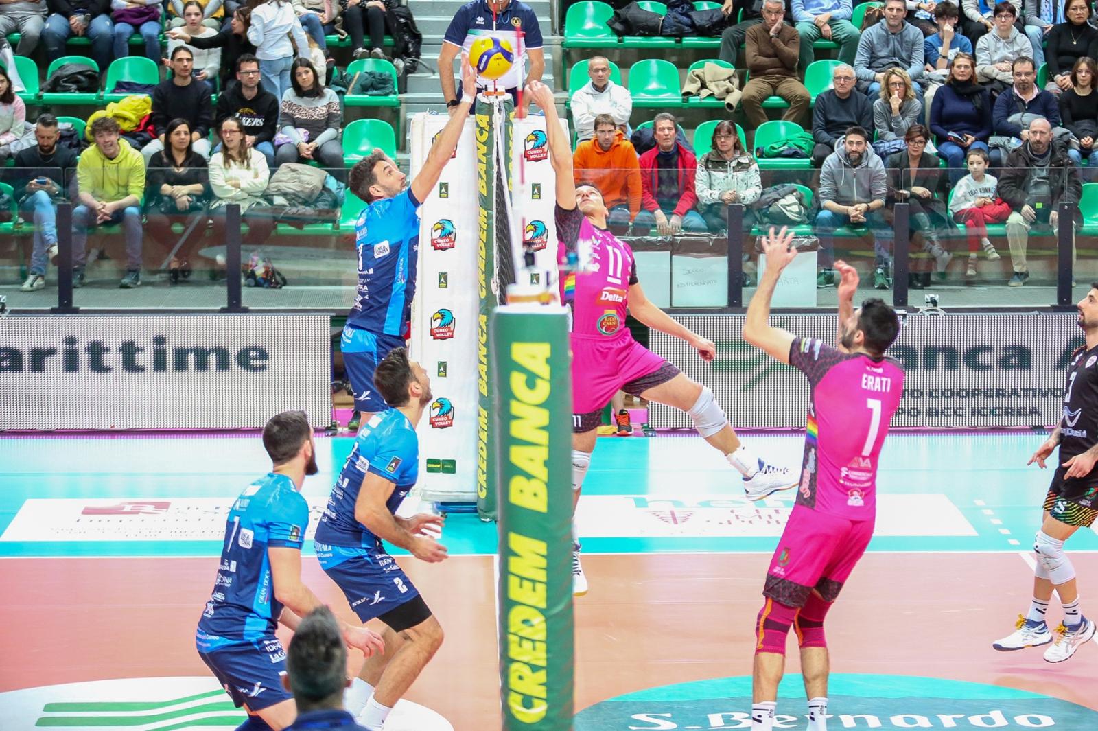 Nerofucsia irriconoscibili in trasferta 