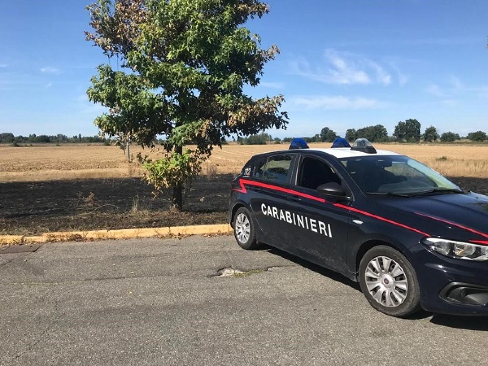 Orrore in un campo: trovato carbonizzato e legato