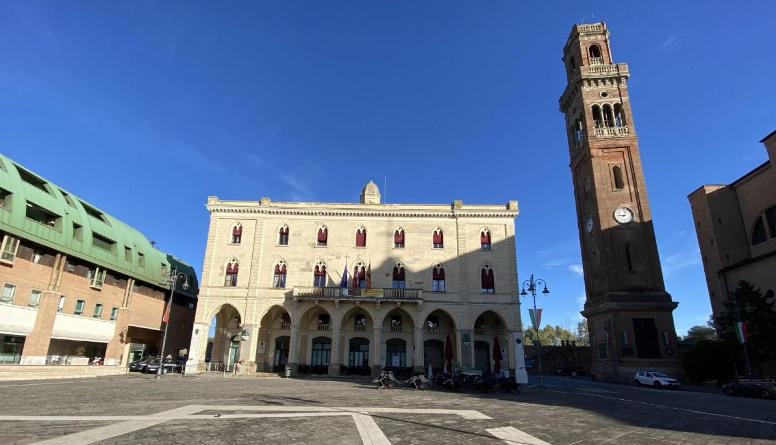 Municipio, polemica per gli orari di apertura ridotti
