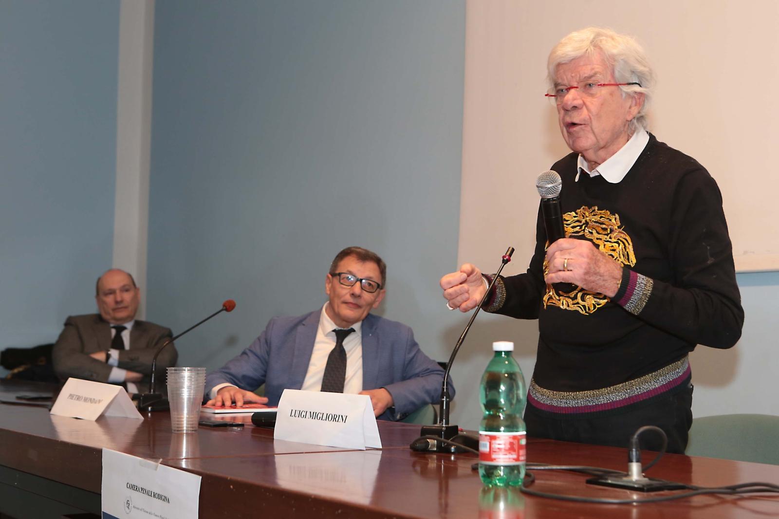 "E pensare che volevo fare il cantante lirico..."