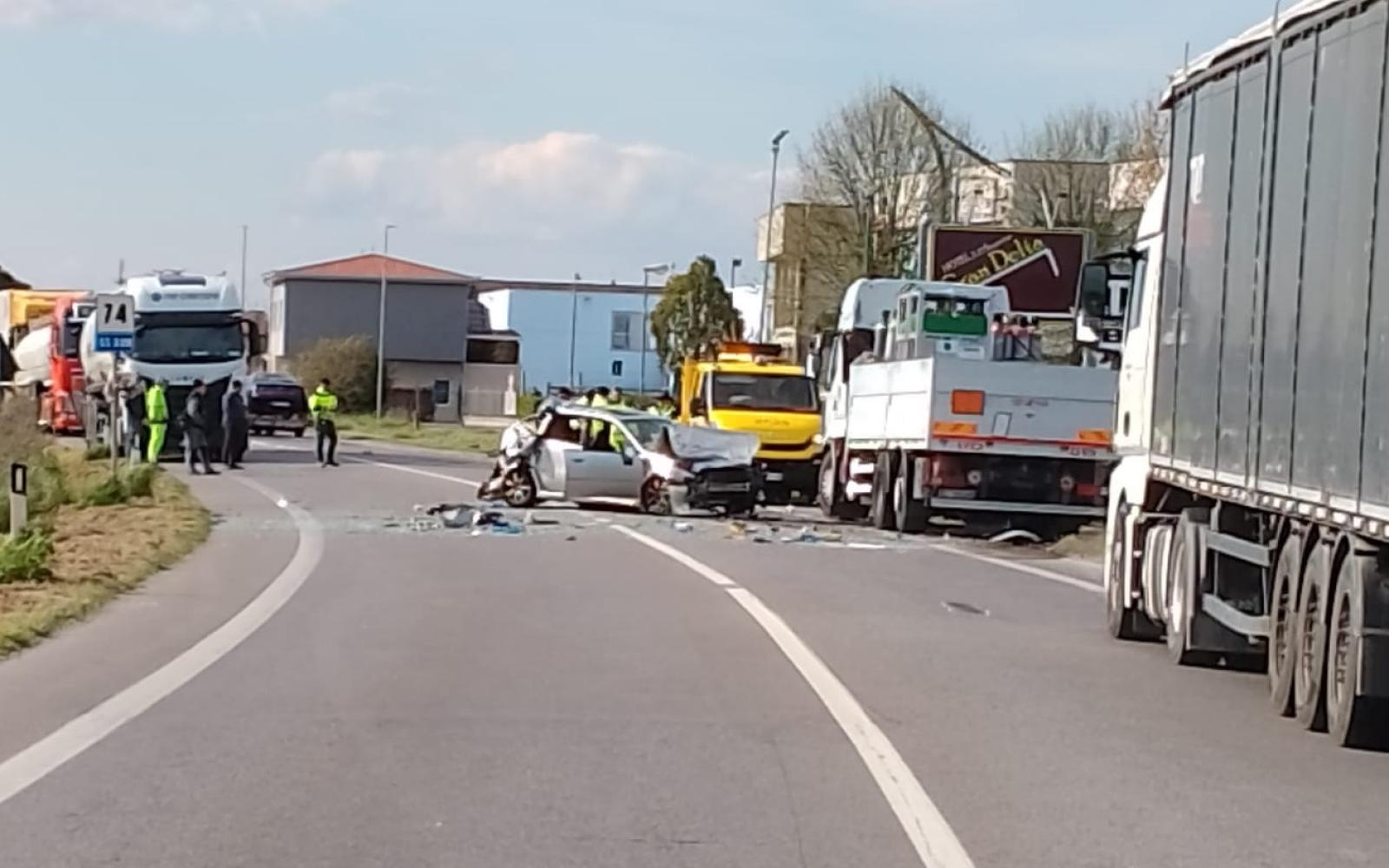 Spaventoso incidente, Romea bloccata, c'&egrave; l'elicottero