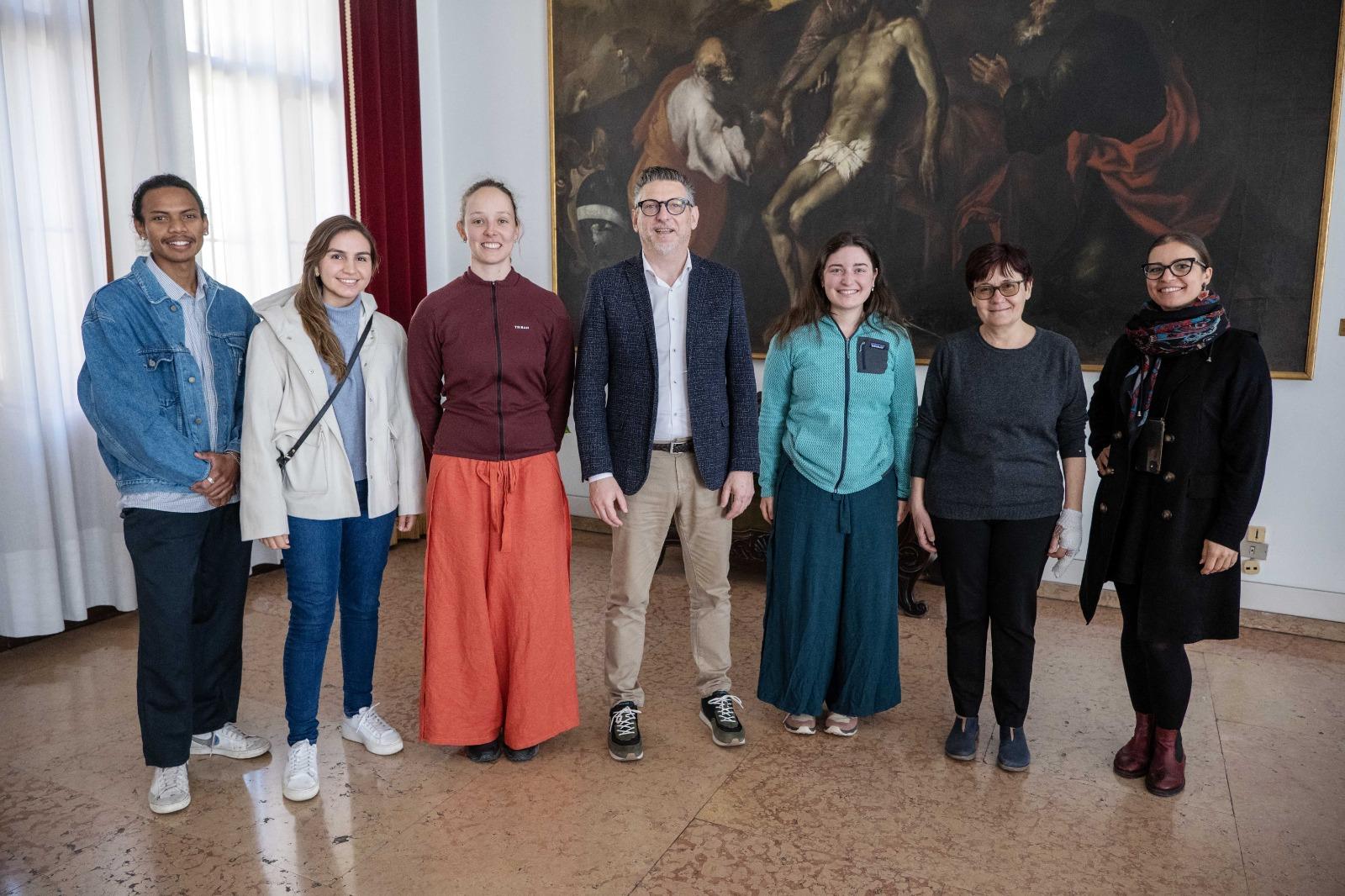 Pauline e Ambre ricevute a palazzo