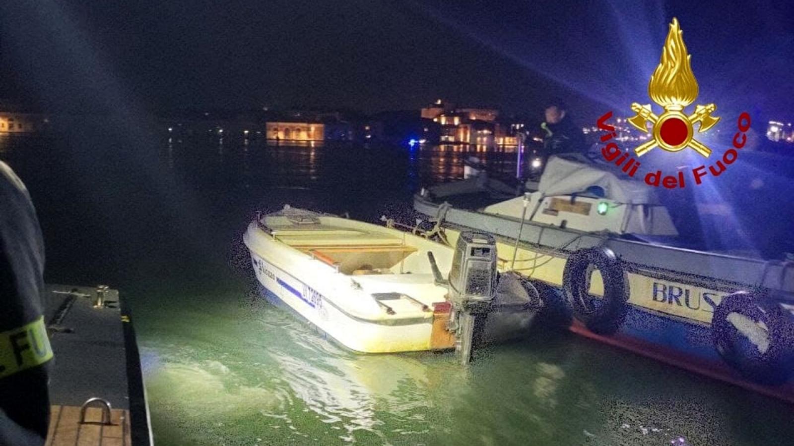 Incidente in laguna, tre ragazzi feriti