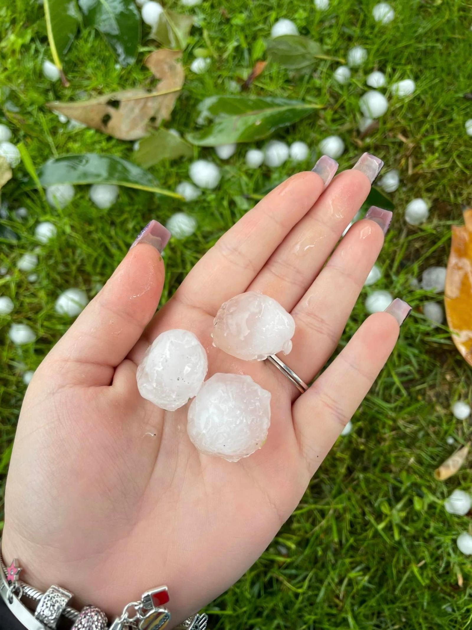 Pioggia e grandine, allarme in pianura e coste