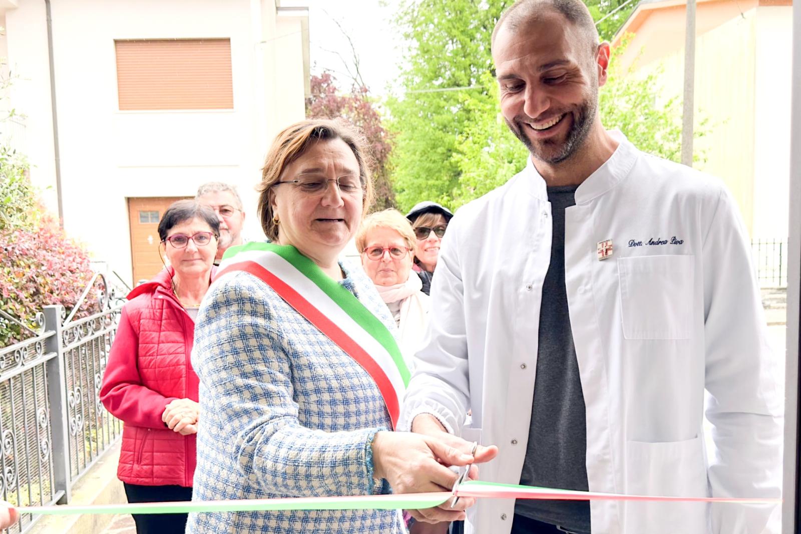 Andrea rileva la farmacia: rester&agrave; aperta