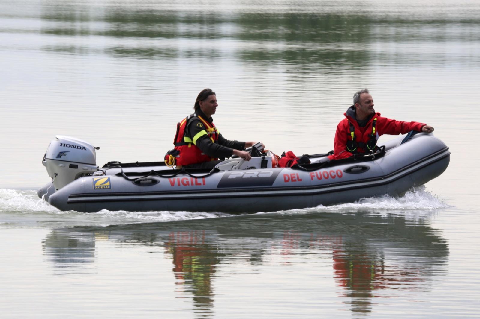 Elicottero e sommozzatori lungo il Po: si cerca uno scomparso