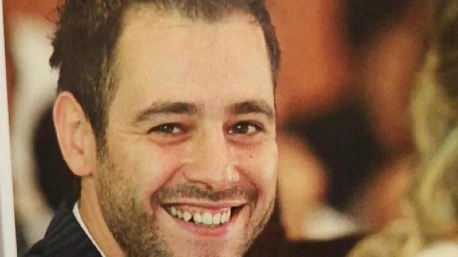 Andrea muore a 38 anni, lascia la sua bimba di 7