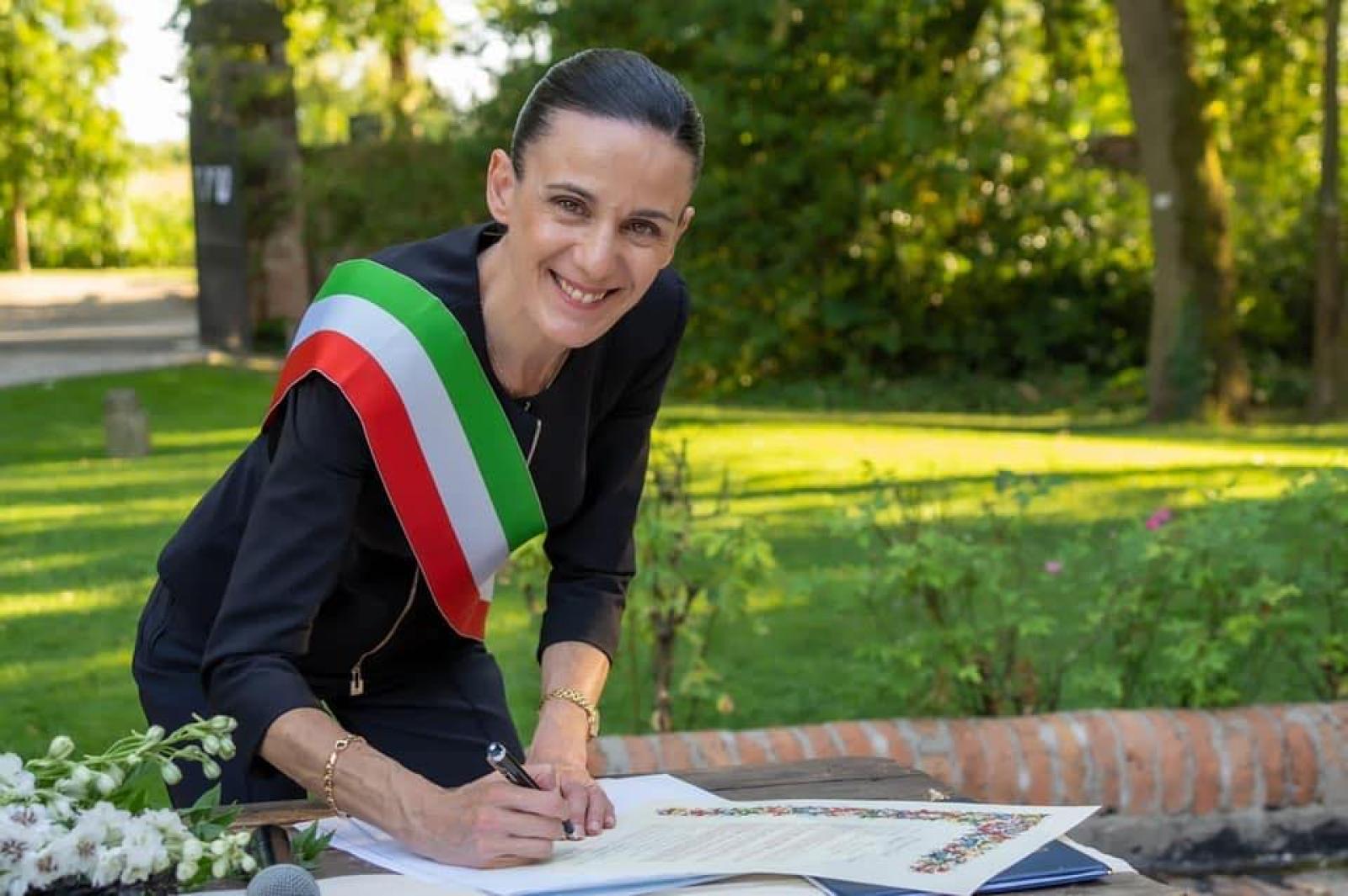 "Sosteniamo la campagna  di sensibilizzazione contro il cancro epiteliale dell'ovaio"