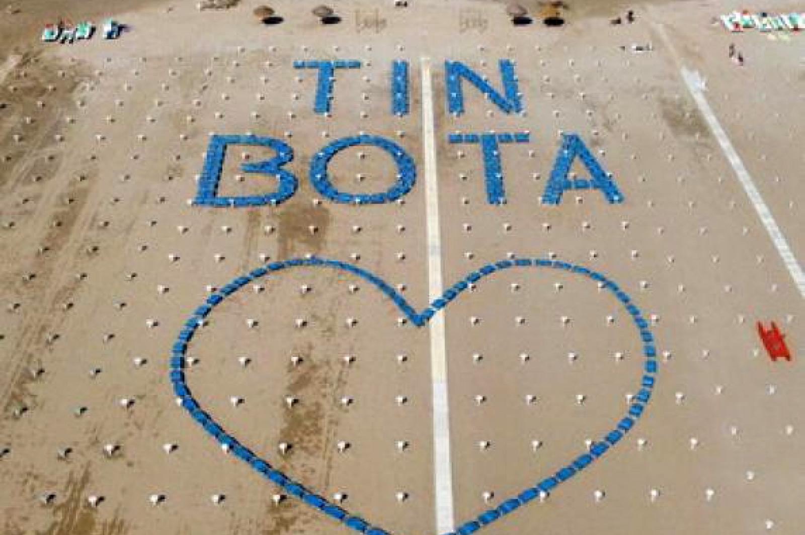 L'appello: "Le nostre spiagge sono aperte, venite"