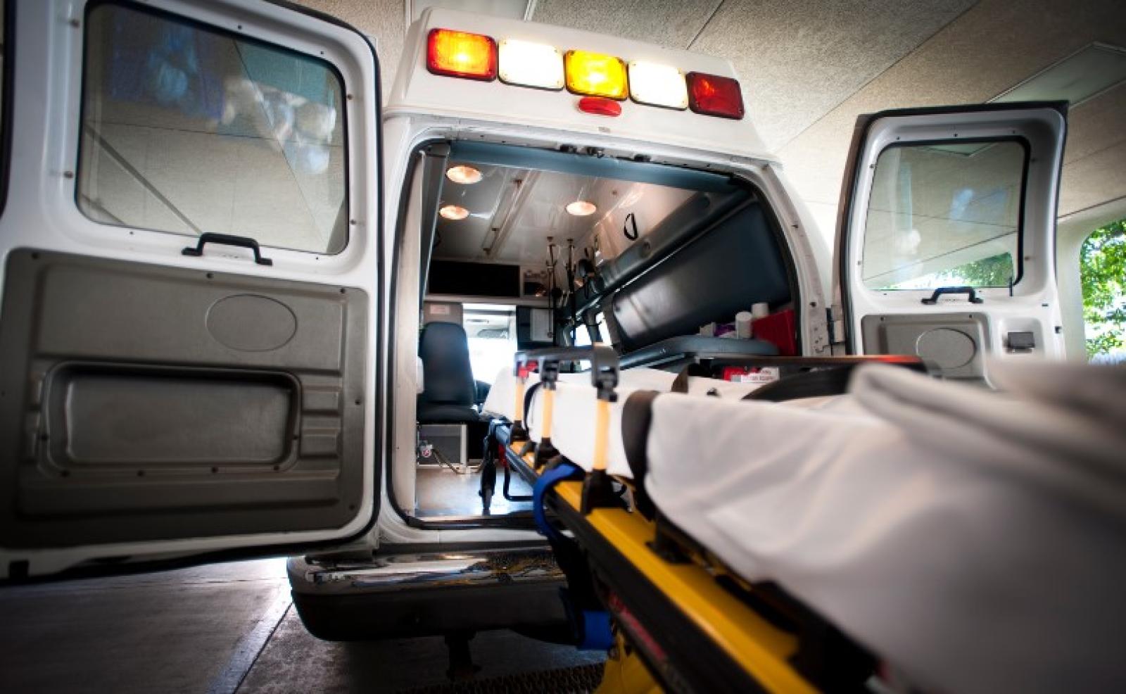 Manca l'ambulanza, in ospedale si va in Lombardia