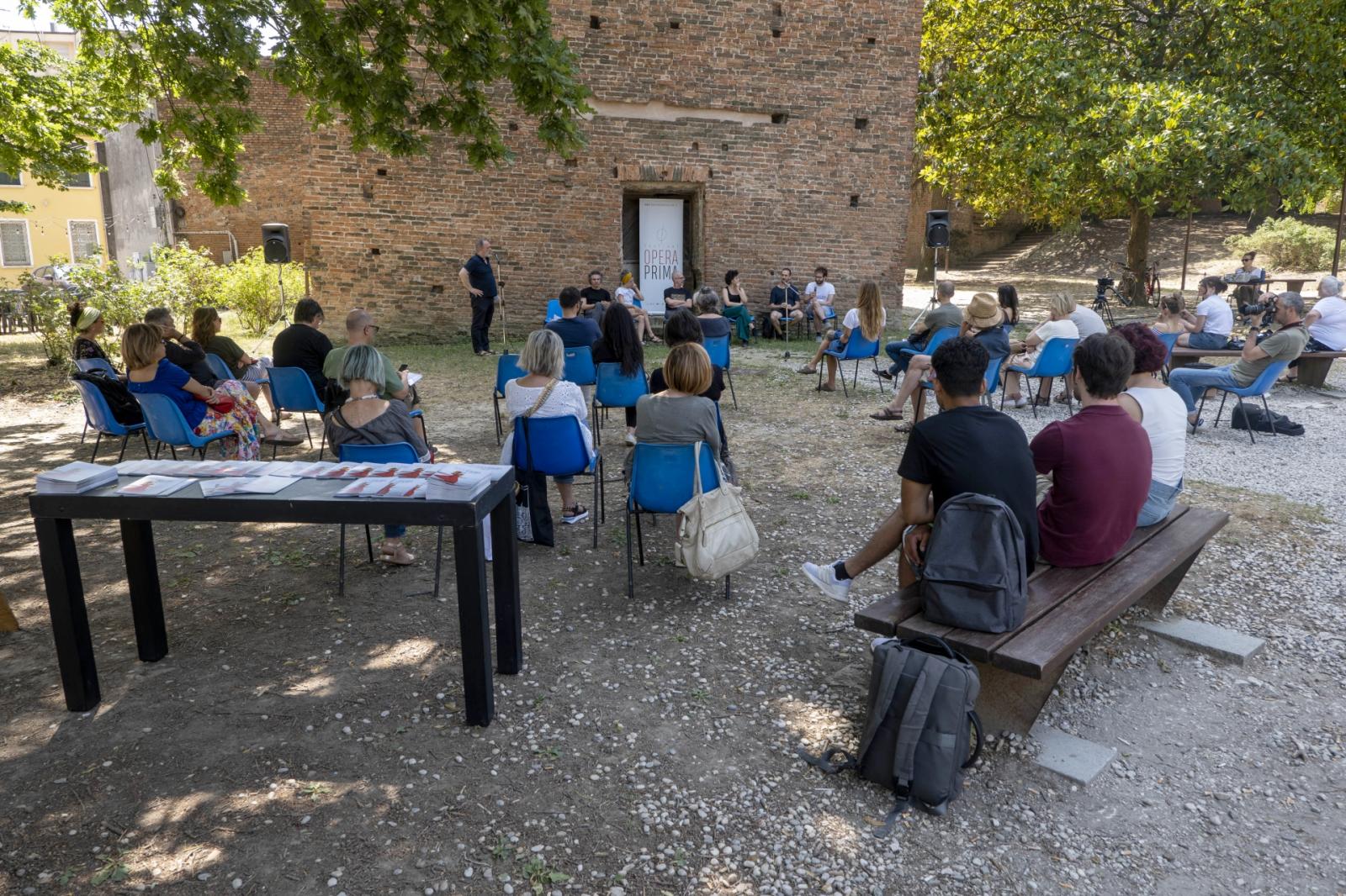 I tarocchi ispirano l'Opera Prima, "sotto il segno dell'arcano del Sole"