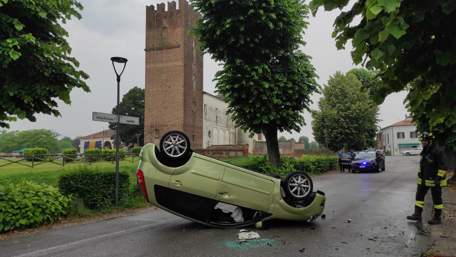 Finisce fuori strada in Transpolesana