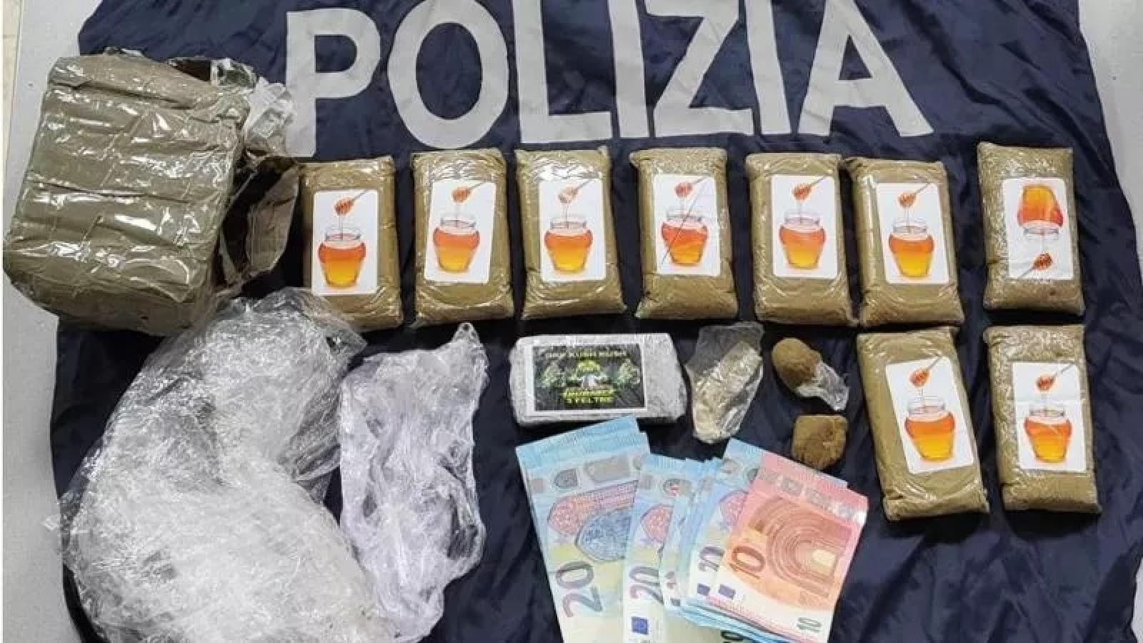 Un chilo e mezzo tra erba e fumo: arrestato