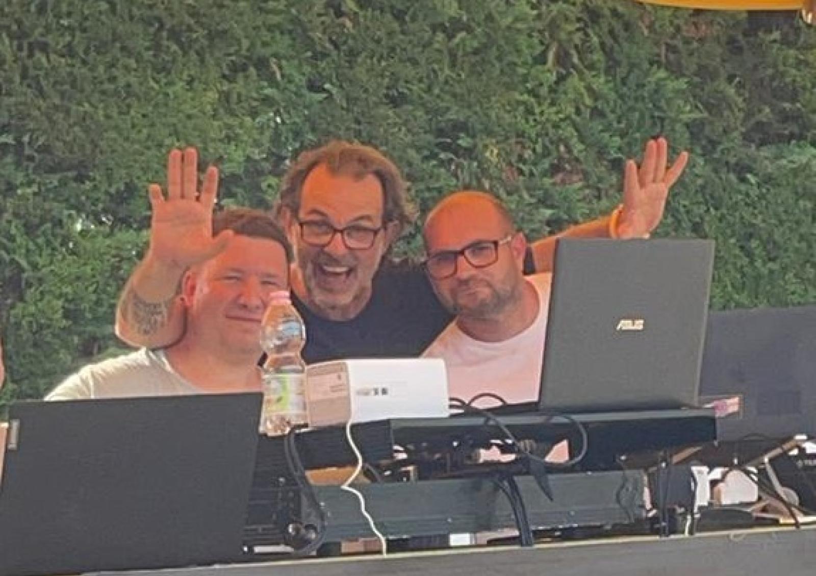 Tutti in piscina a Palazzo Rosso e in diretta su Delta Radio! 