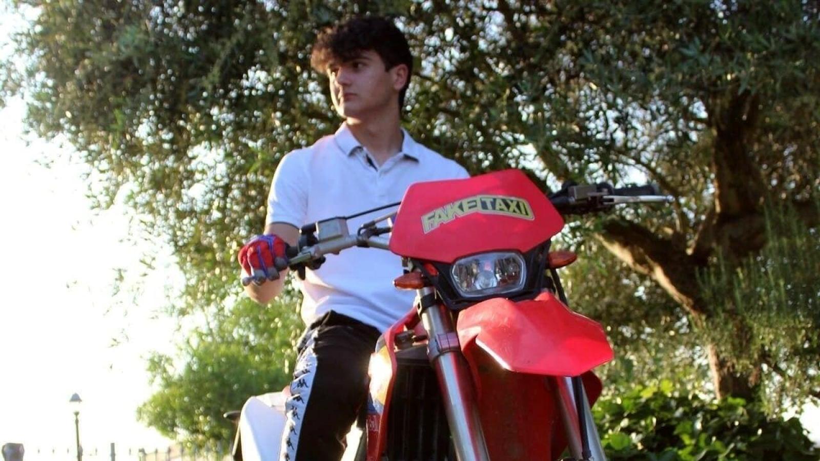 Impatto devastante, Davide muore a 18 anni