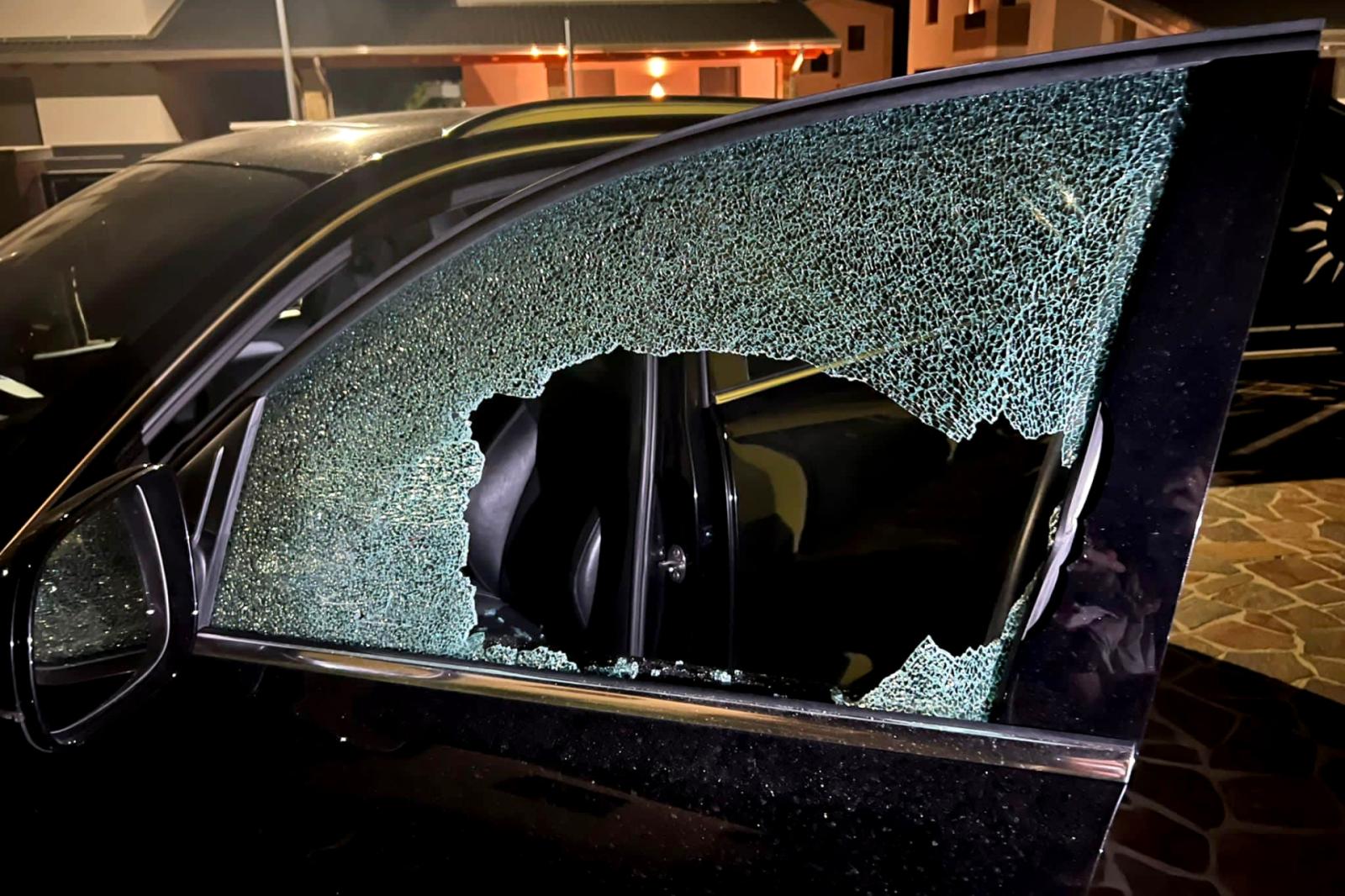 Allarme spaccate sulle auto in sosta