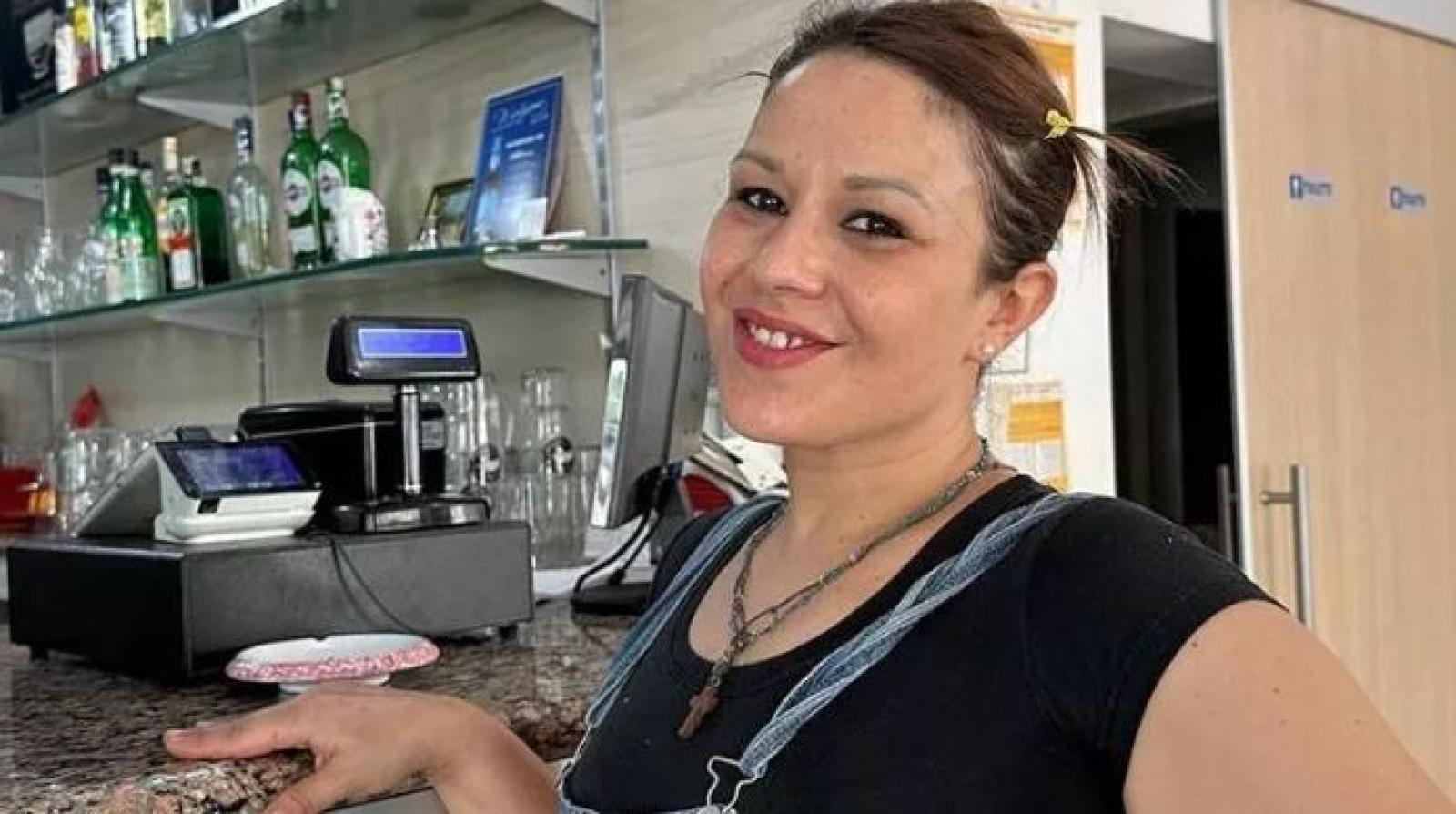 Turisti americani lasciano il borsello gonfio di soldi in piadineria: restituito