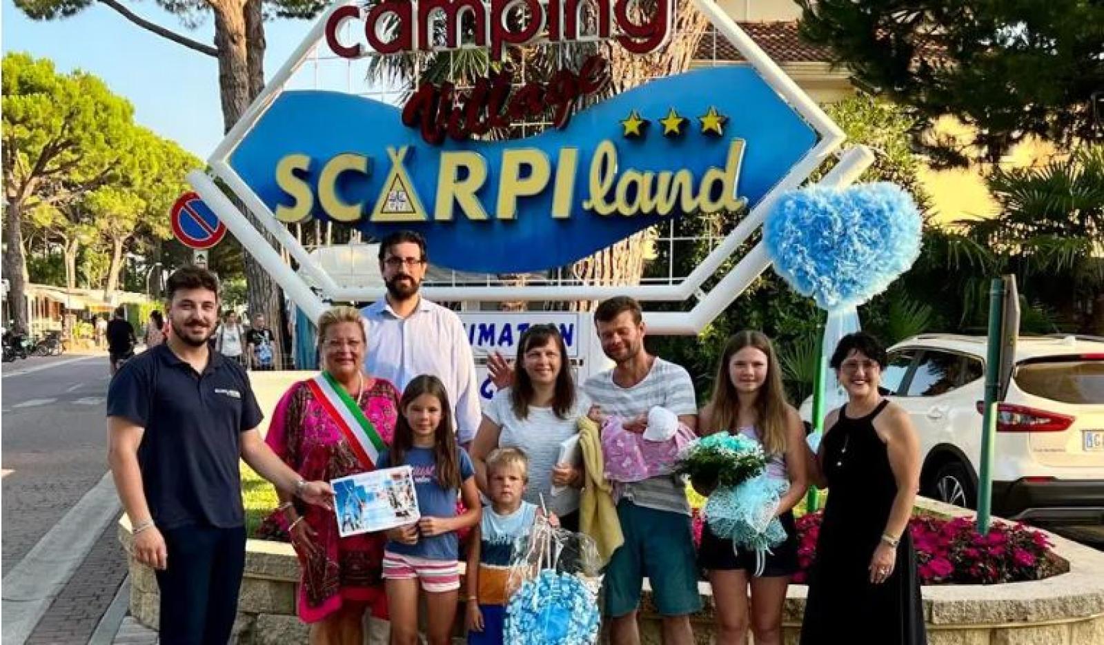 Nasce nella tenda del campeggio