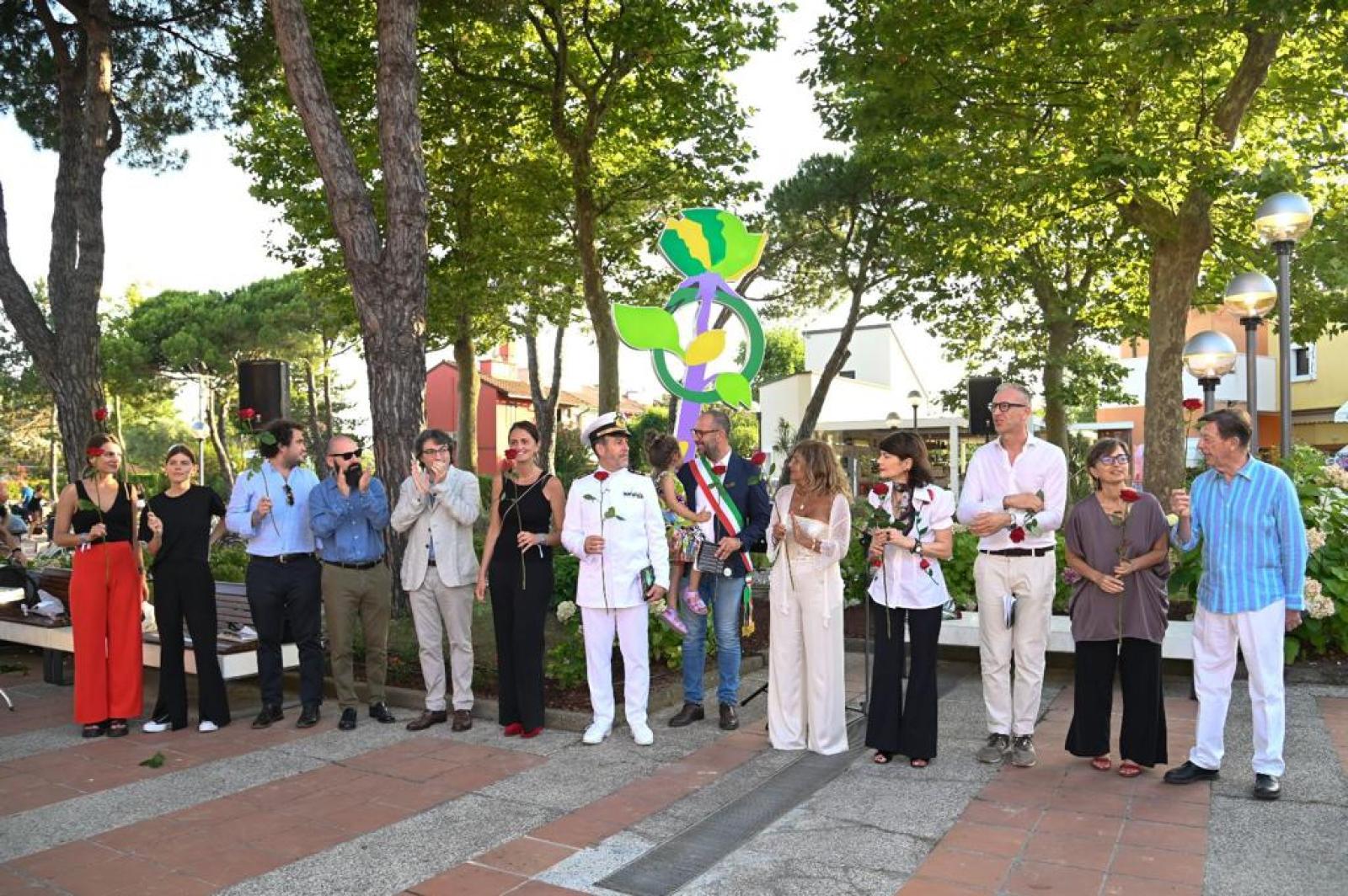 La rosa splende sull&rsquo;Isola