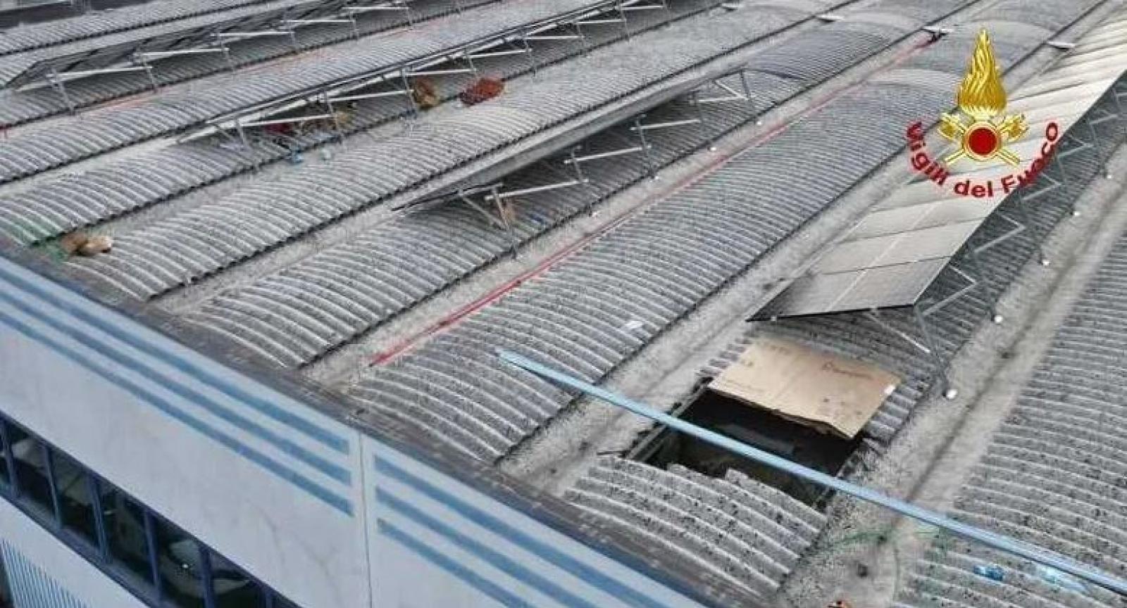 Cadono dal tetto del capannone, feriti due operai bassopolesani