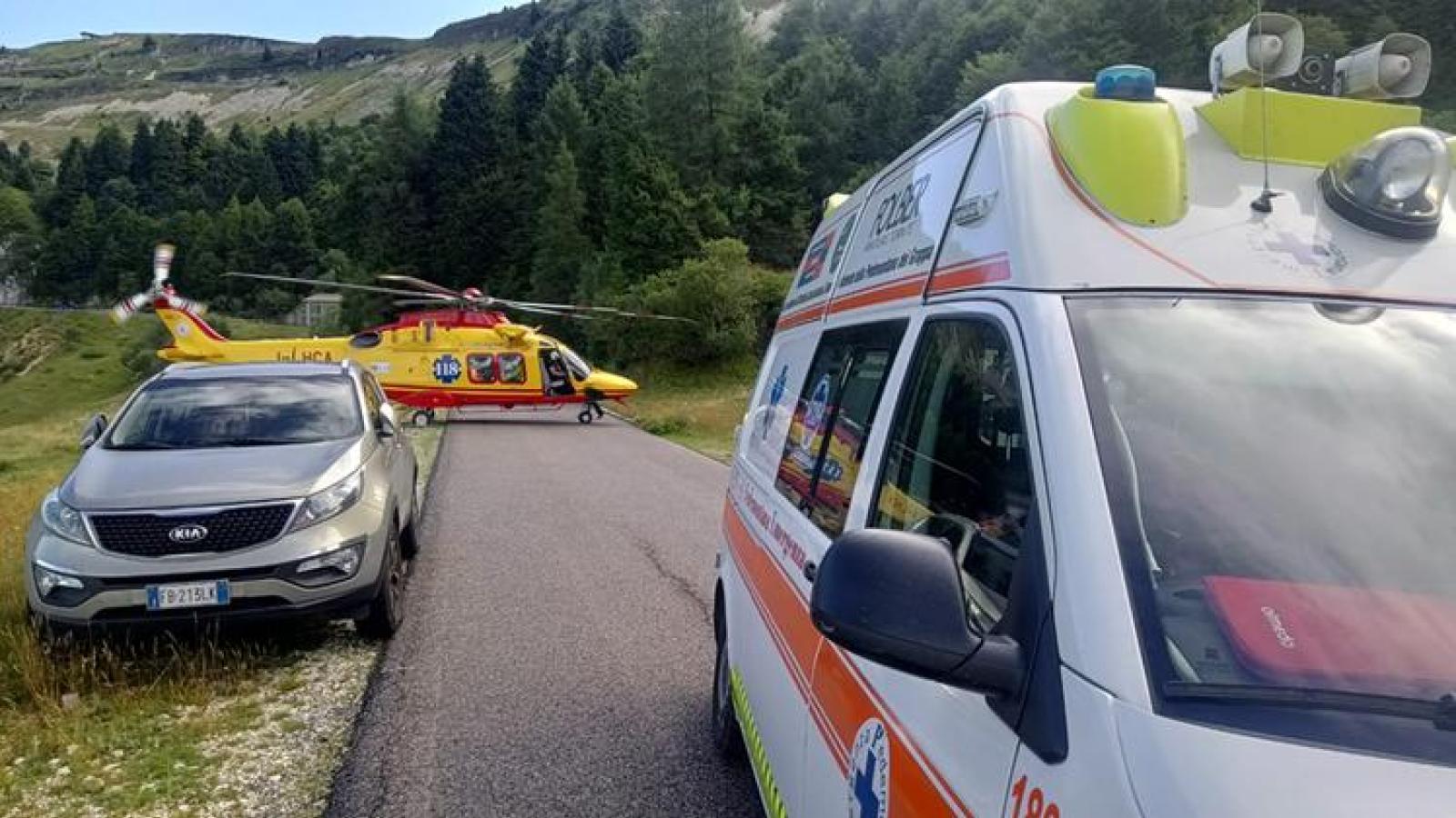 L'elisoccorso non atterra, piazzola invasa dalle auto