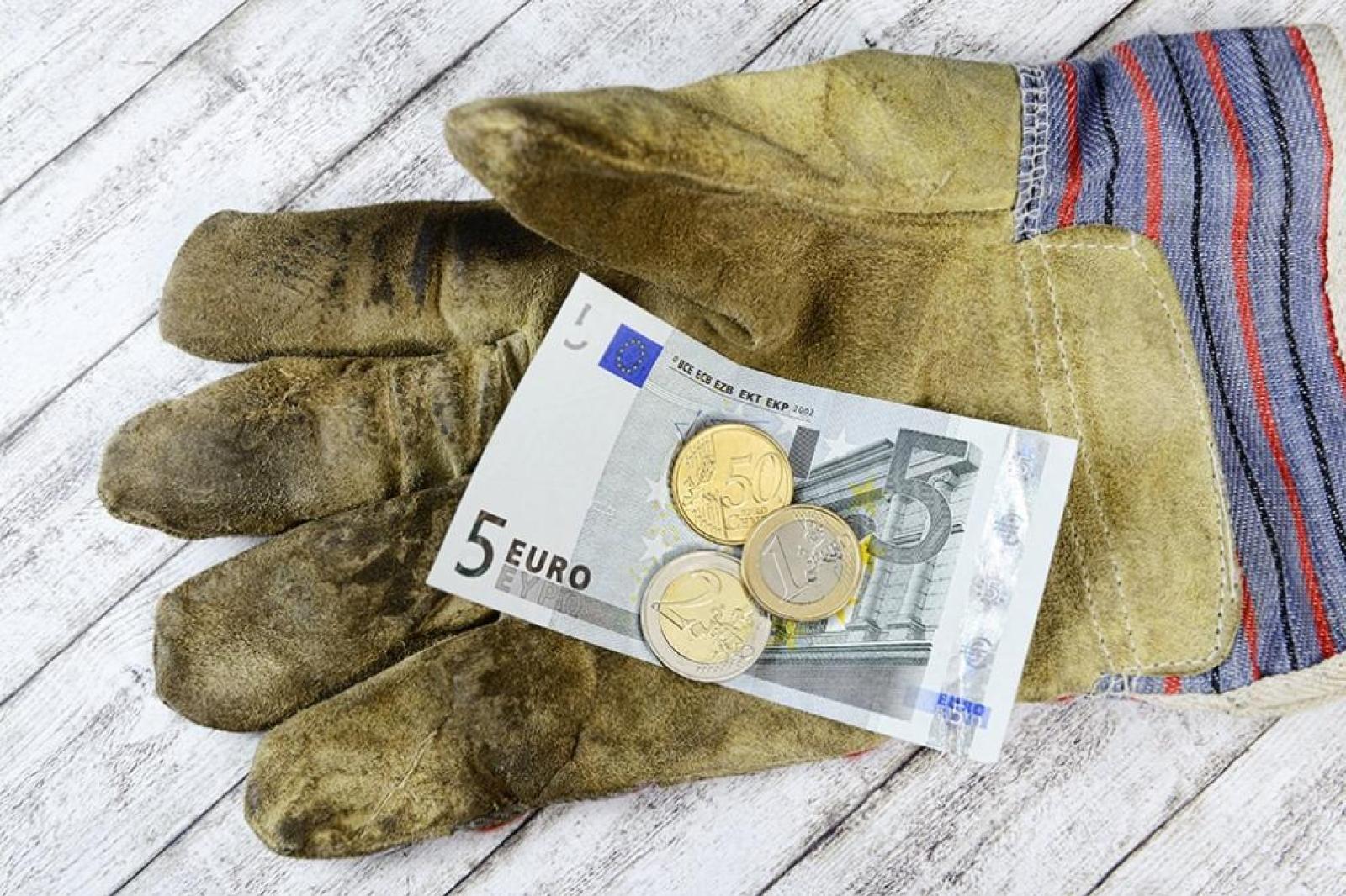 &ldquo;Salario minimo: s&igrave;, per pari dignit&agrave;&rdquo;