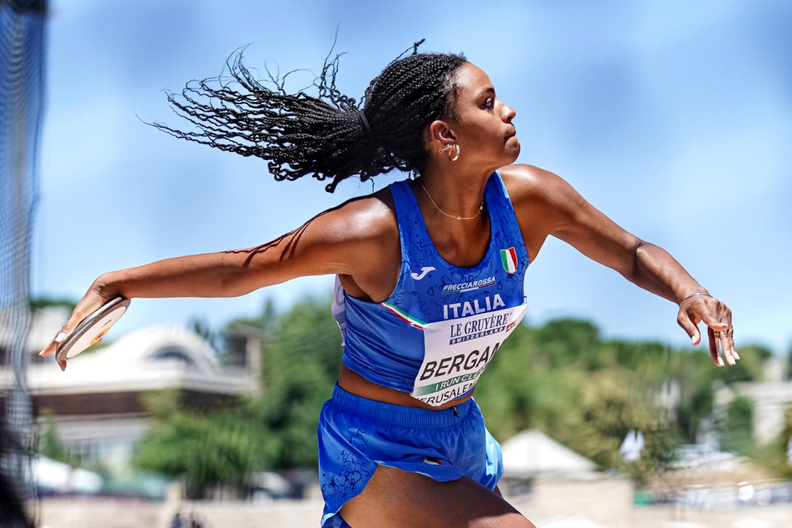 Tradita dall'emozione, ma &egrave; comunque super Tar&egrave;!