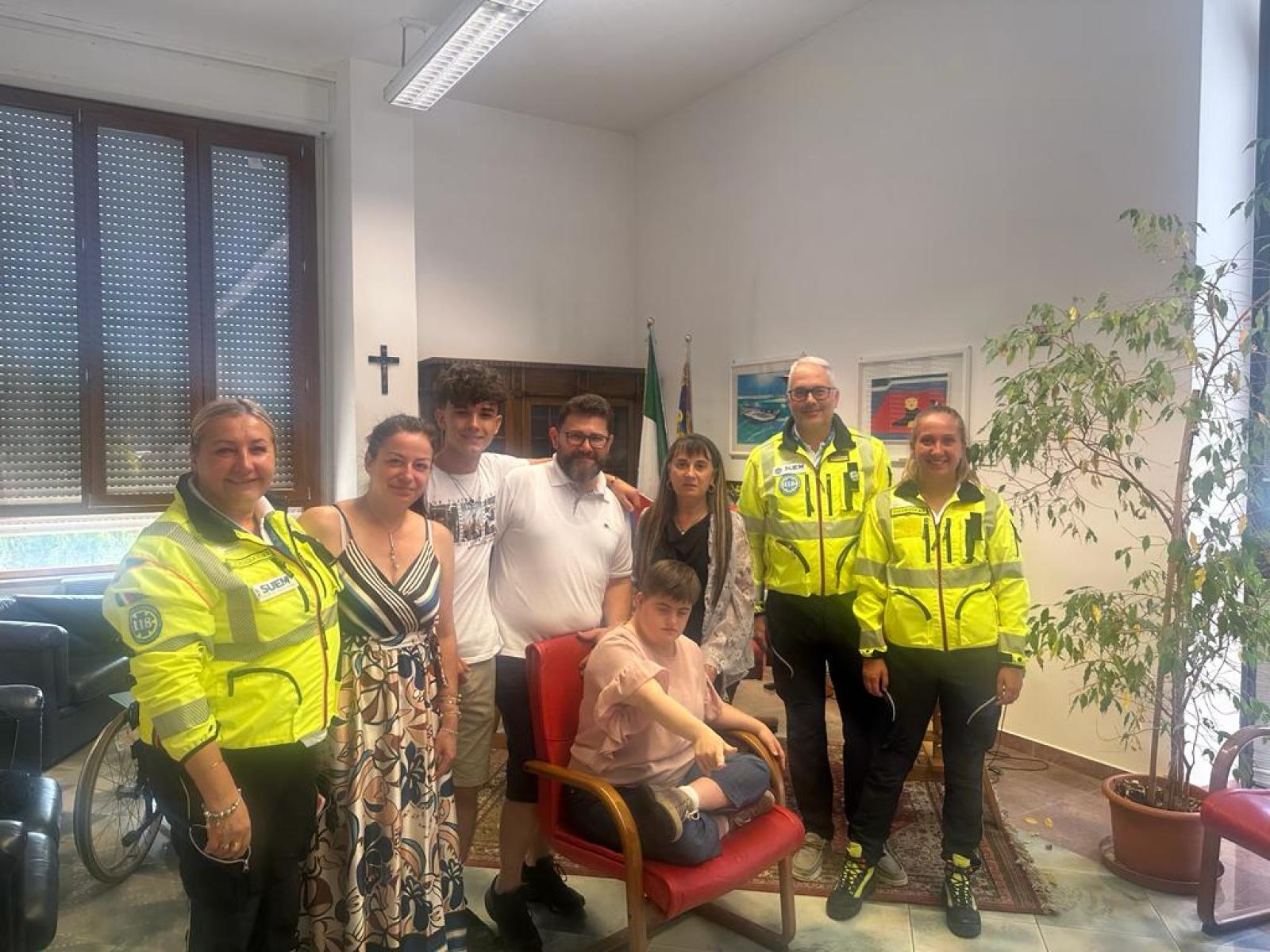 Si stava soffocando, salvata da una telefonata