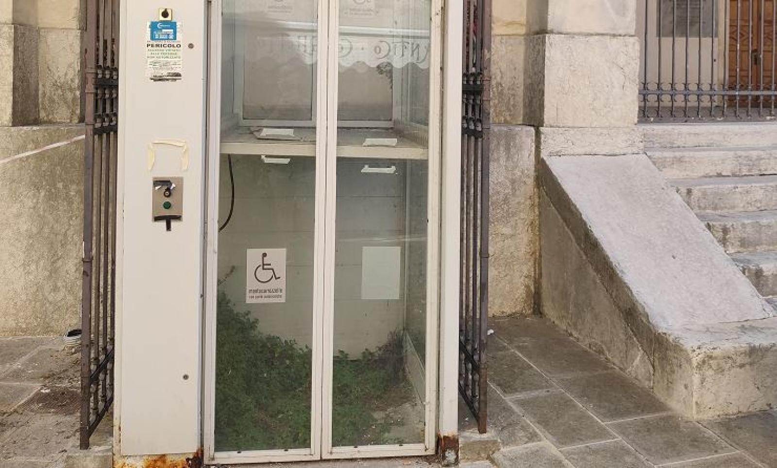 Gran Guardia senza ascensore da tempo, la minoranza insorge 