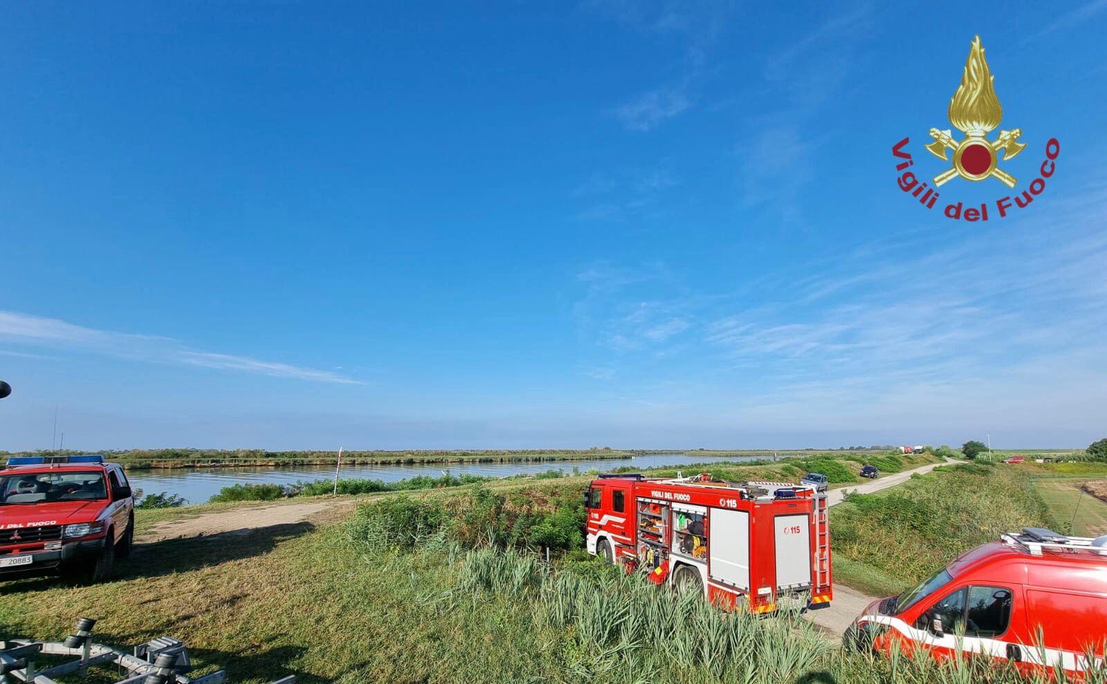 Bimbo scompare in spiaggia, si alza l'elicottero dei vigili del fuoco