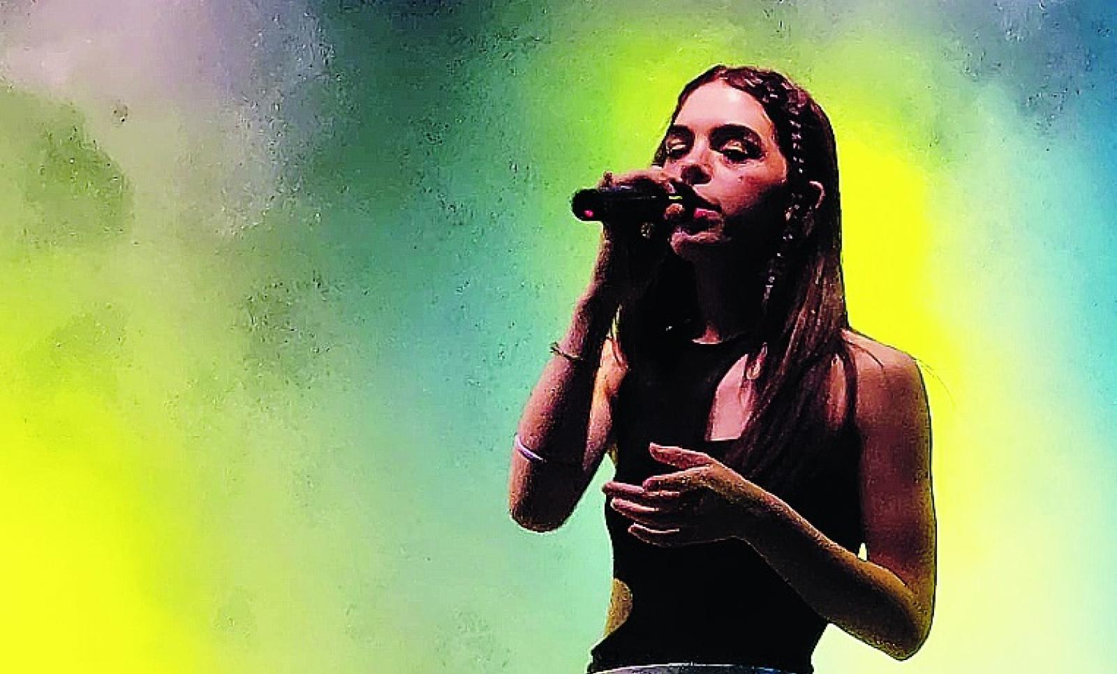 La sfilata brilla sotto le stelle