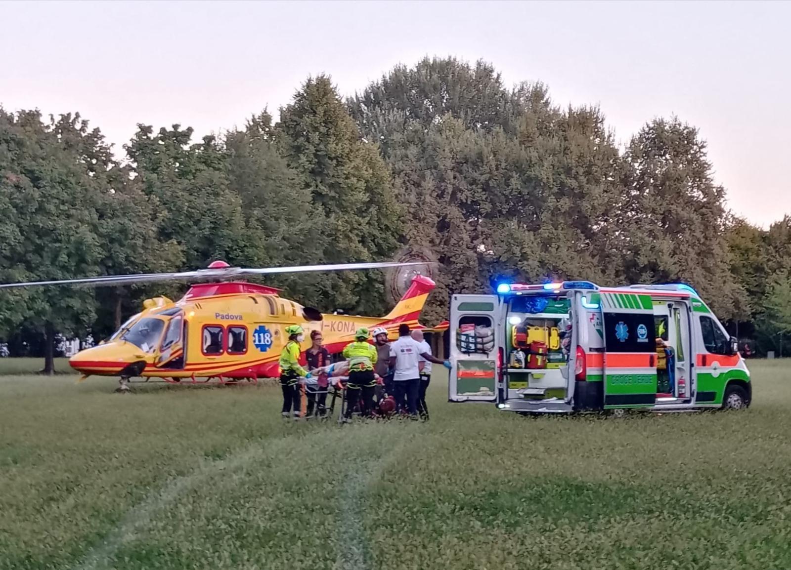 Incidente in Romea,  interviene l'elisoccorso