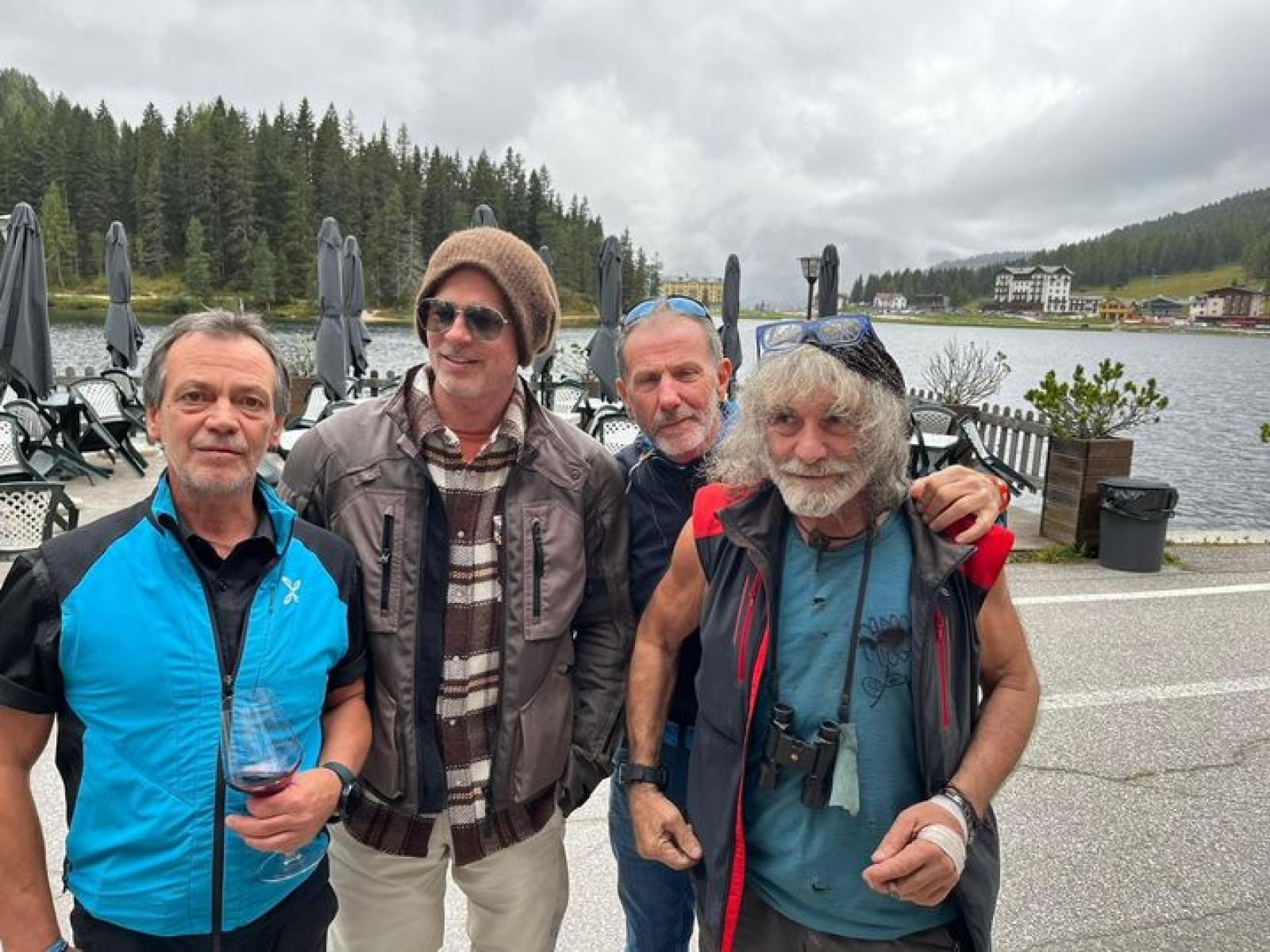 Brad Pitt a Misurina, una foto scatena il web