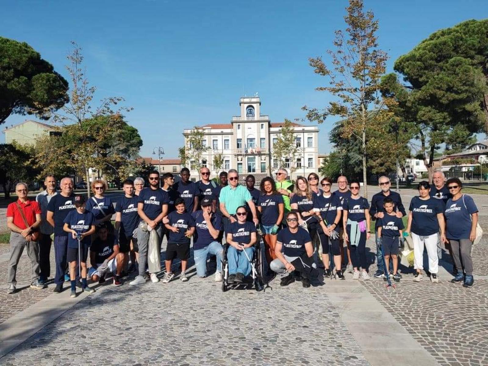 Trecento chili di rifiuti rimossi da Porto Viro