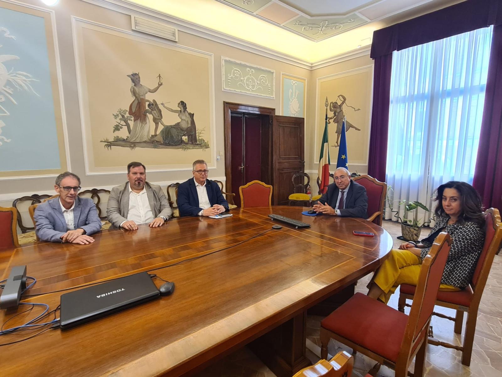 Il Prefetto incontra Sindacati per parlare di lavoro