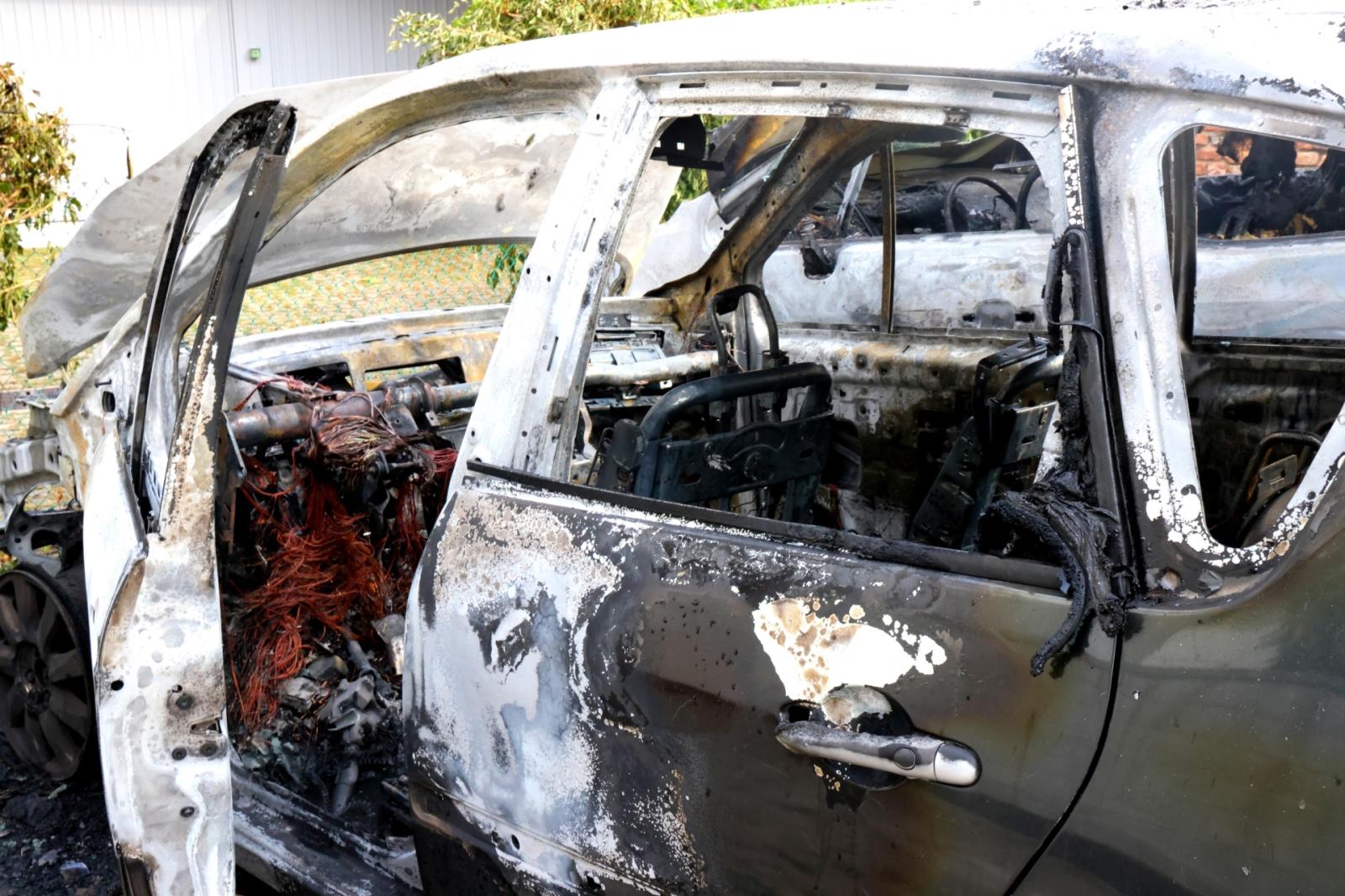 Due auto a fuoco, paura in centro a Rovigo